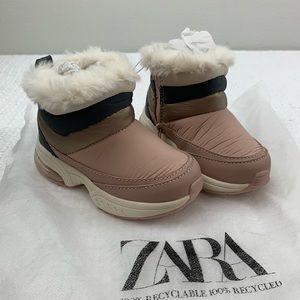 Zara girl booties size 7 warm zip up